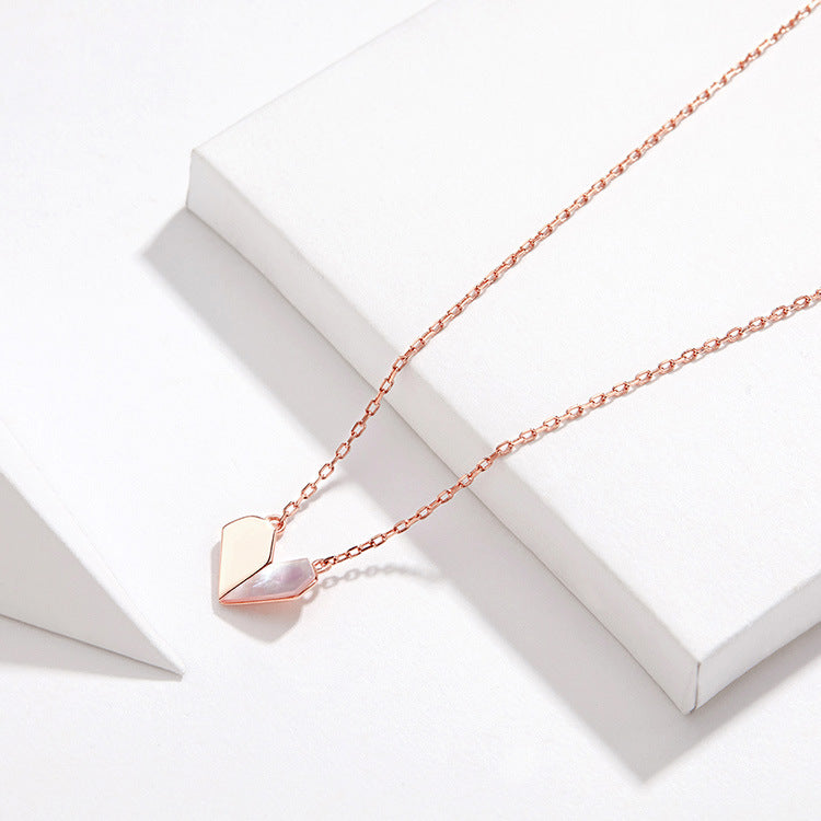 Collar con corazón de origami