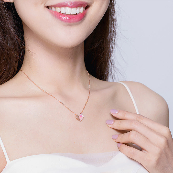 Collar con corazón de origami