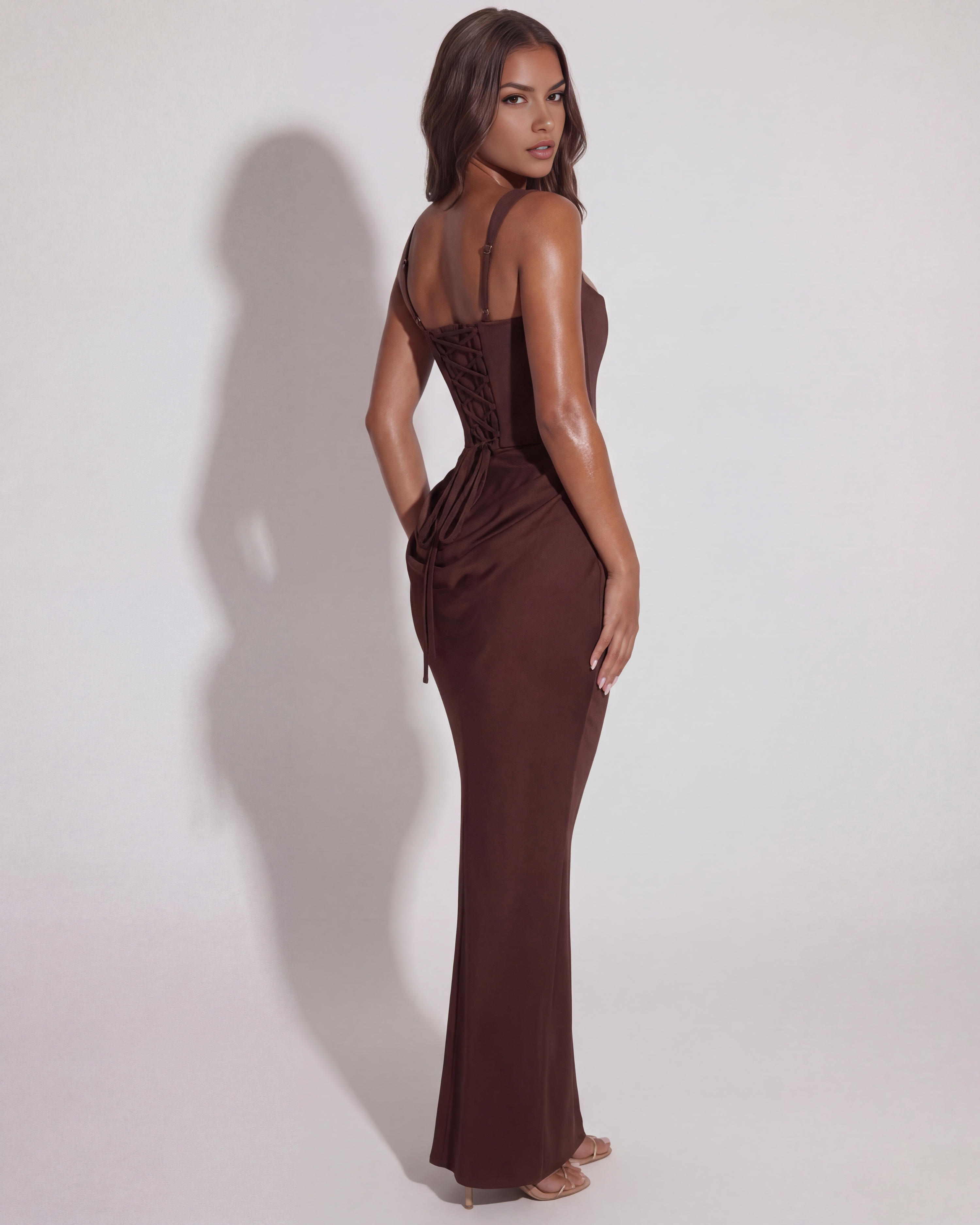 ADRIANA - VESTIDO MAXI BODYCON ESPALDA CRUZADA CHOCOLATE
