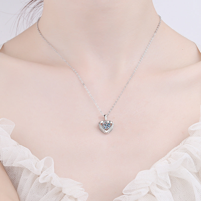 Collar con corazón de circón