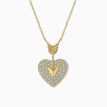 Collar con corazón en forma de flecha